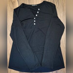 NWOT Womens Sz L Ouges Black Long Sleeve V-Neck Top w Buttons Along the V-Neck